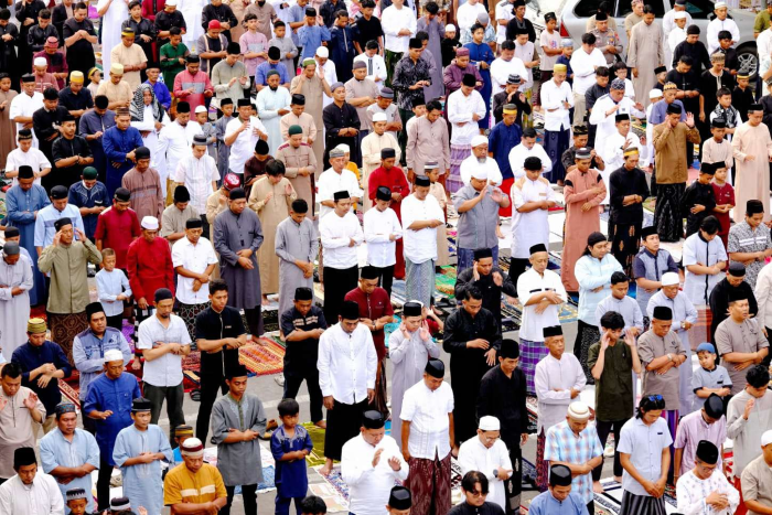 Salat Idul Adha di Pelabuhan Makassar: Pelindo Regional 4 Ajak Jamaah Renungkan Makna Qurban dan Lingkungan